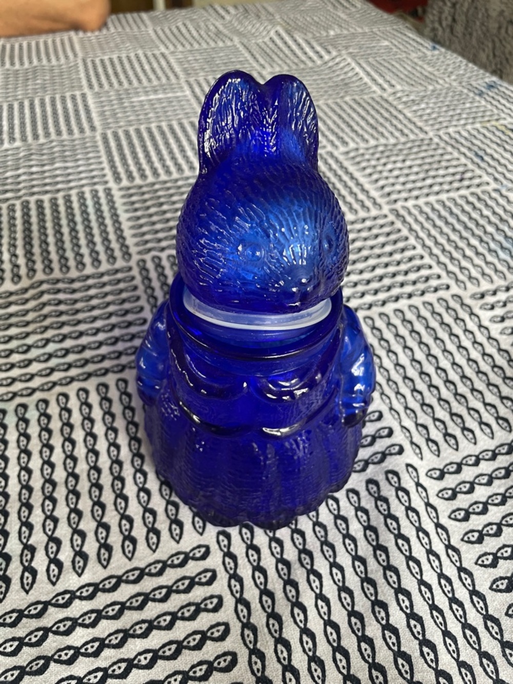 Cobalt Blue glass mother  Bunny with apron Figurine  jar - Picture 6 of 8